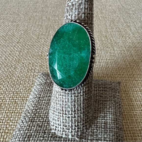 New Enhanced Faceted Emerald Silver Overlay Ring Size 6.75 - Picture 5 of 8